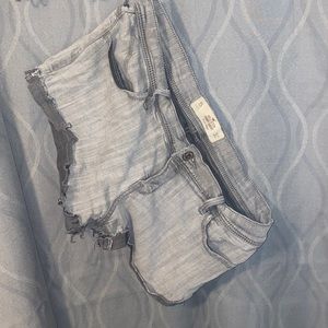 HOLLISTER | SUPER SHORT SHORTIES | SIZE 15 ((FITS LIKE A 12 WOMANS))